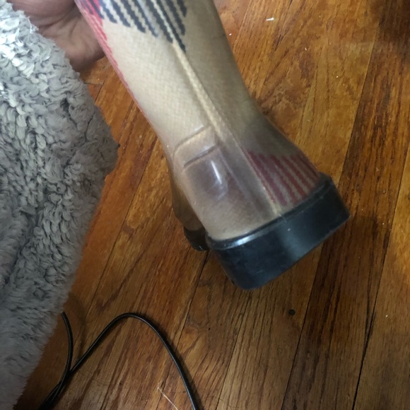 Burberry Rainboots - Picture 4 of 8